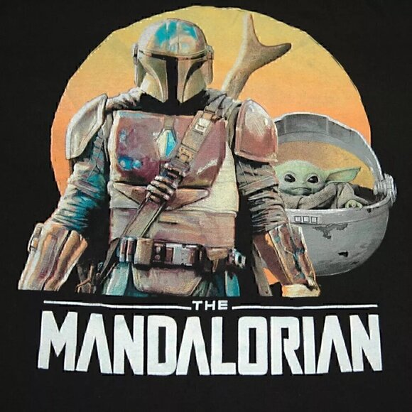 The MANDALORIAN Star Wars T-Shirt Size M Black Graphic Tee - Picture 3 of 4